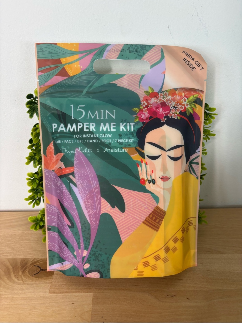 Inaisture 15 Min Pamper Me Kit - Green & Yellow Frida Kahlo Design